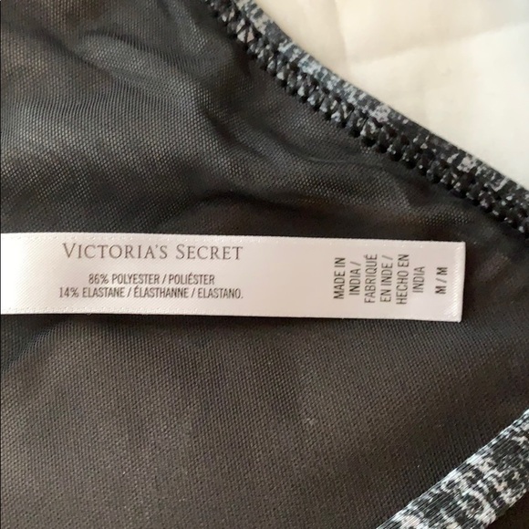 ✨ Victoria’s Secret Sport Bra Black/white - Picture 6 of 6